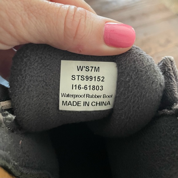 Sperry boots - Picture 3 of 3